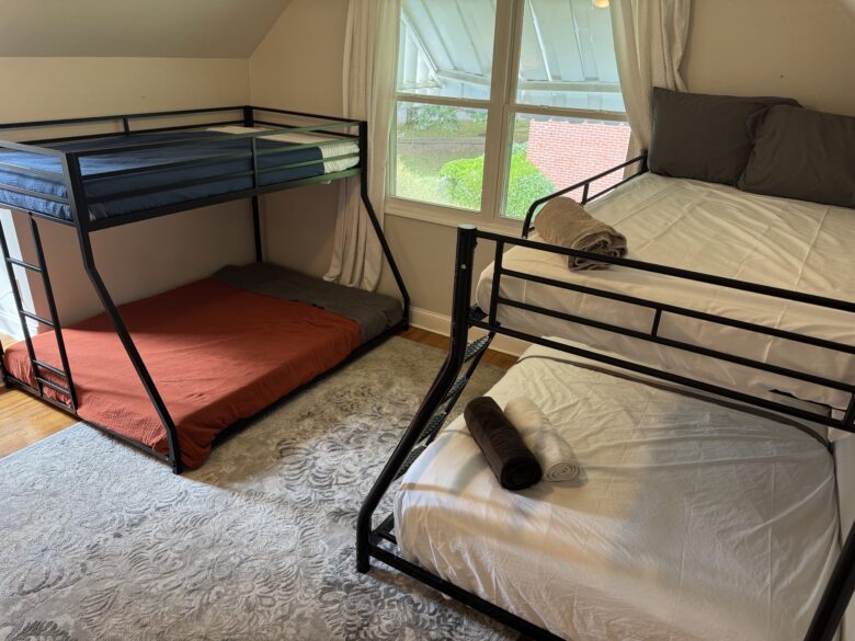 Restoria-Metta-Upper-Shared-Bed-2