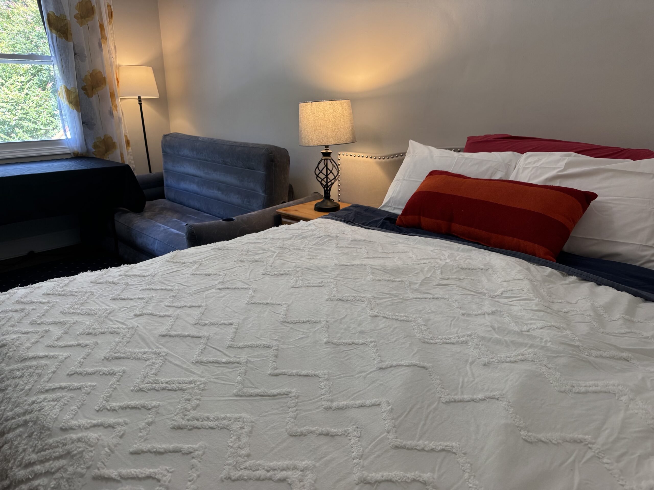 Restoria-Pool-Private-Bed-1